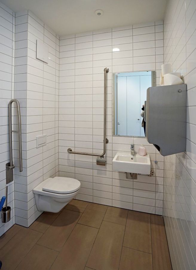 Pavillon - Regulastrasse 4-Herren_WC.jpg