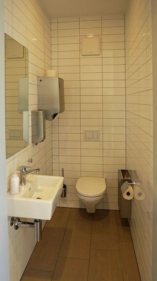 Pavillon - Regulastrasse 4-Damen_WC_1.jpg